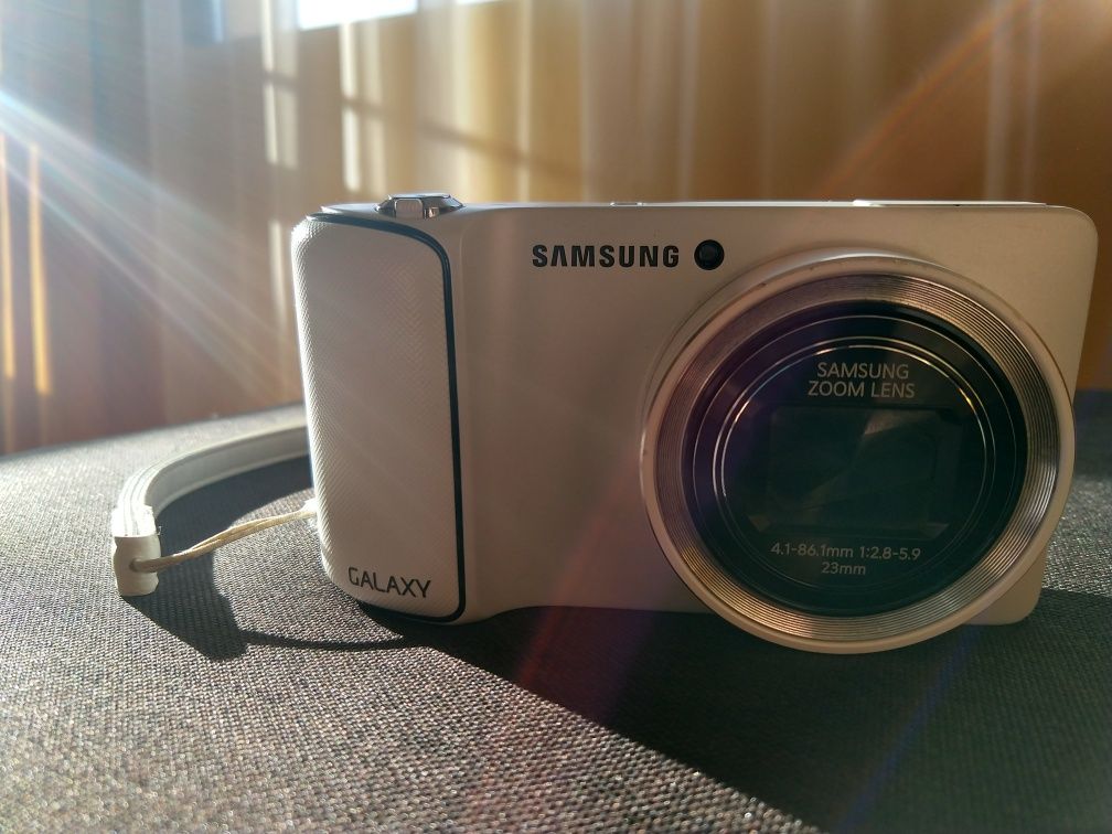 Фотоапарат Samsung Galaxy Camera 4GB White EK-GC10