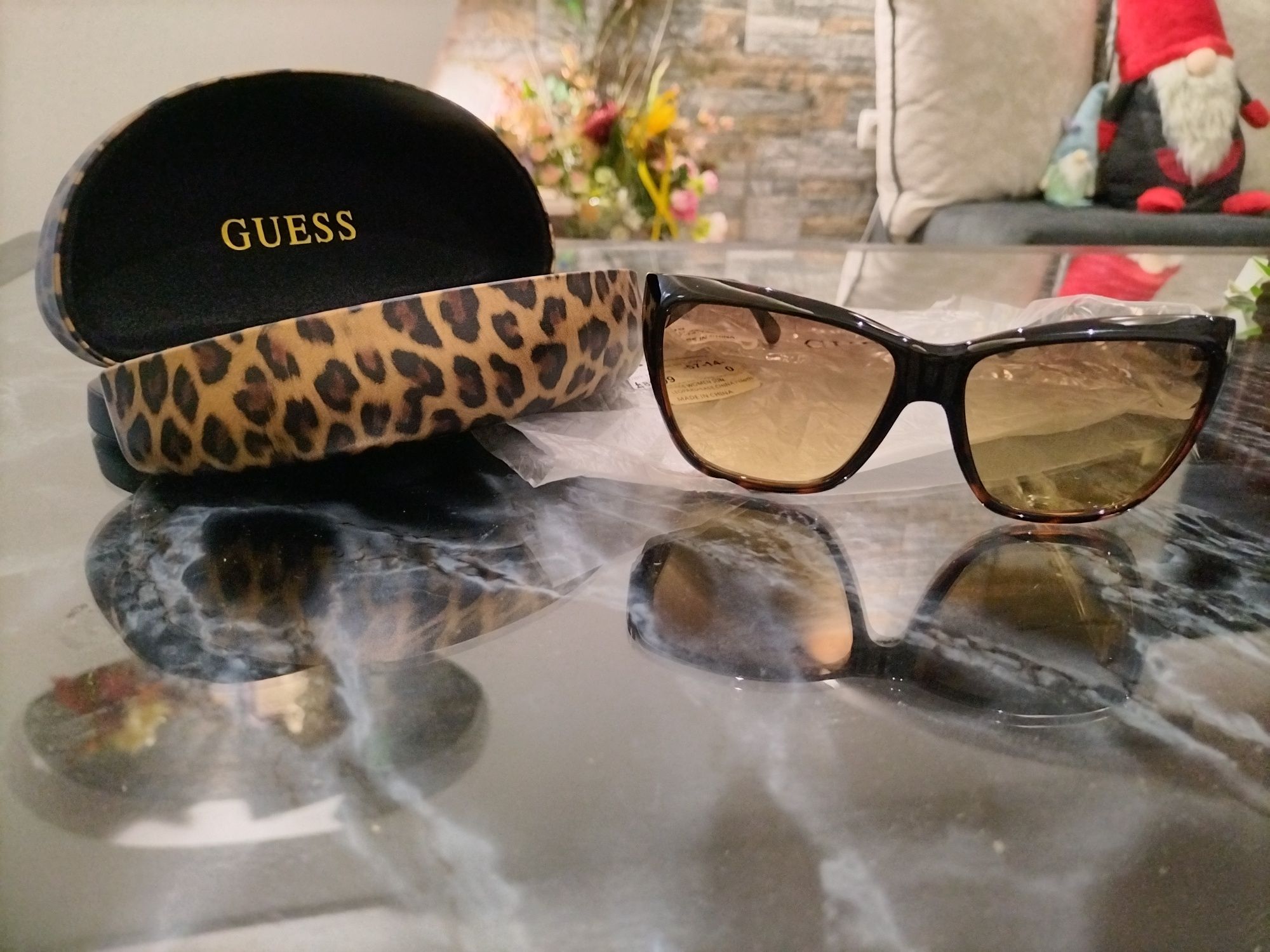 Дамски слънчеви очила Guess