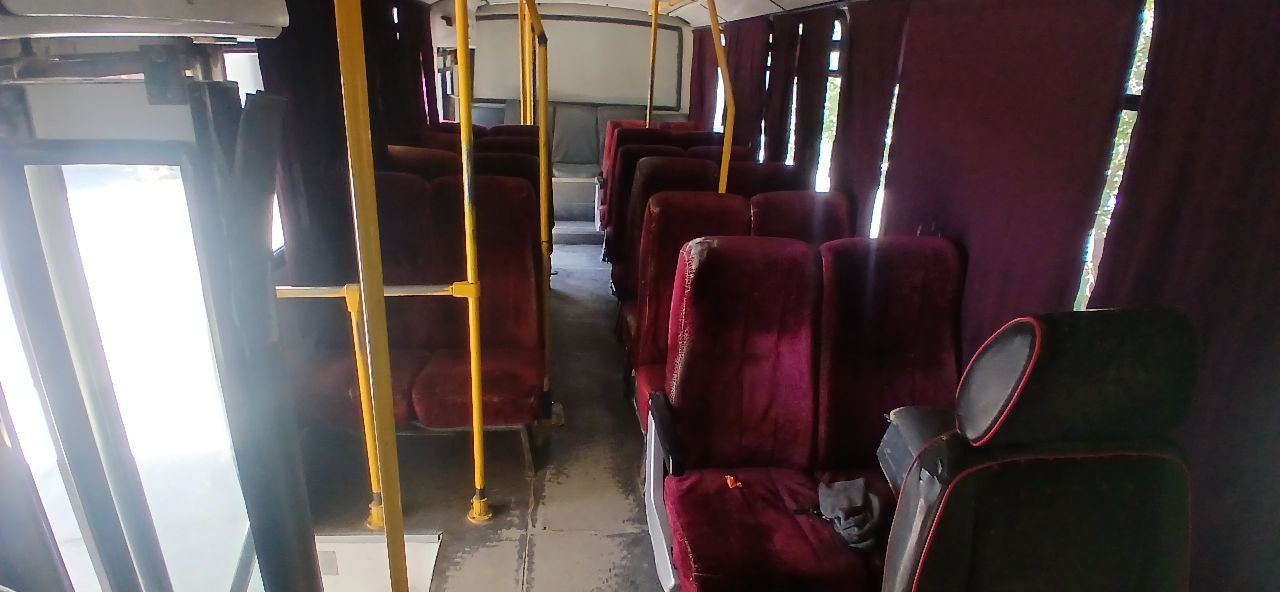 Isuzu avtobus 2013
