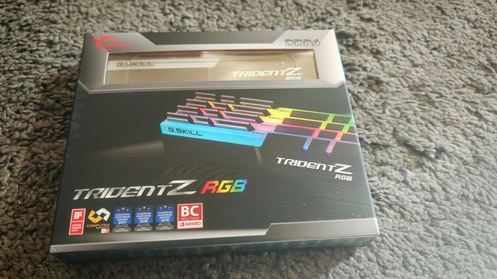 НОВА ! Рам памет G.Skill Trident Z RGB 4x8GB 32GB DDR4 3000MHZ