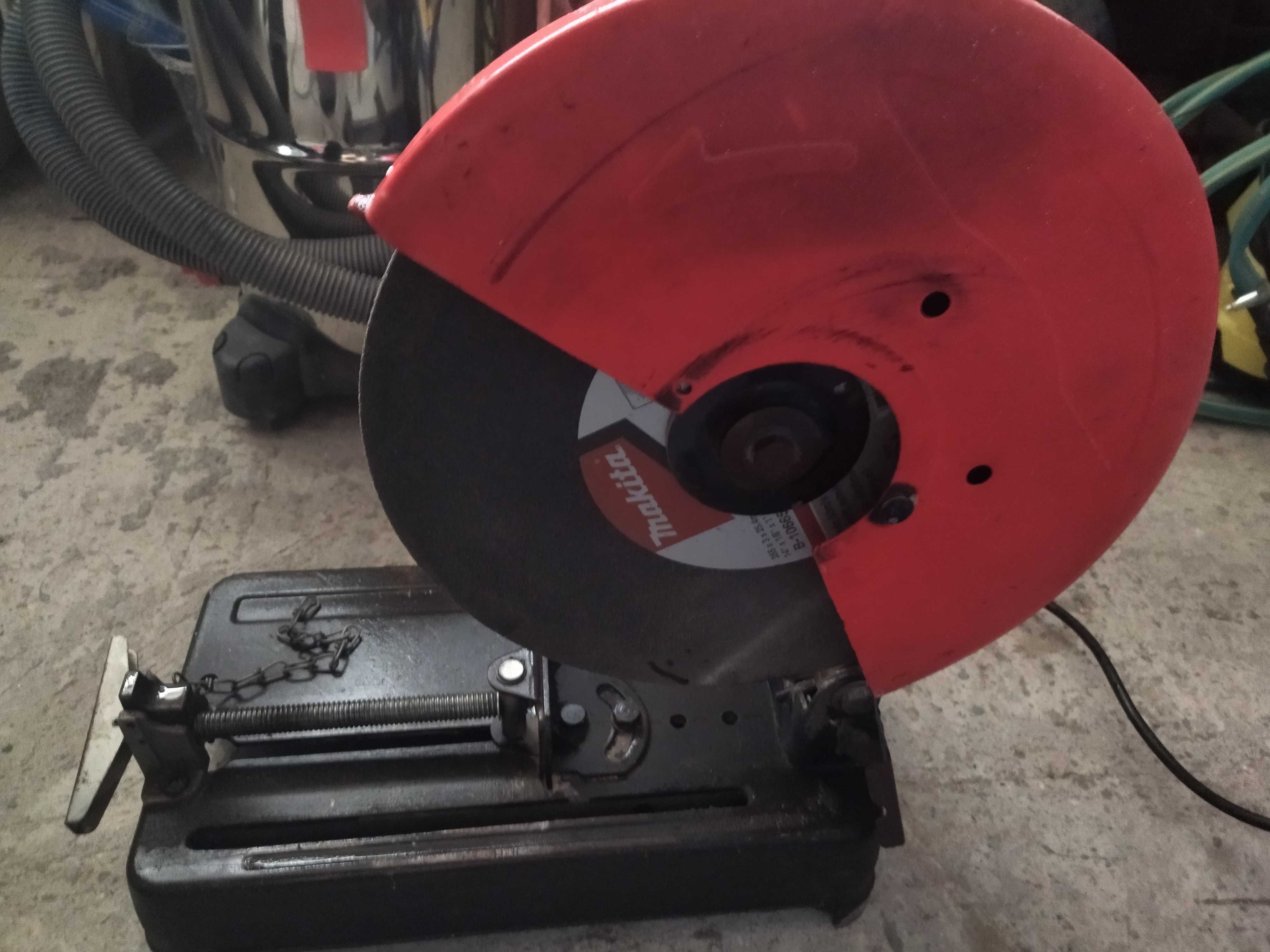 Отрезна машина MAKTEC MT240