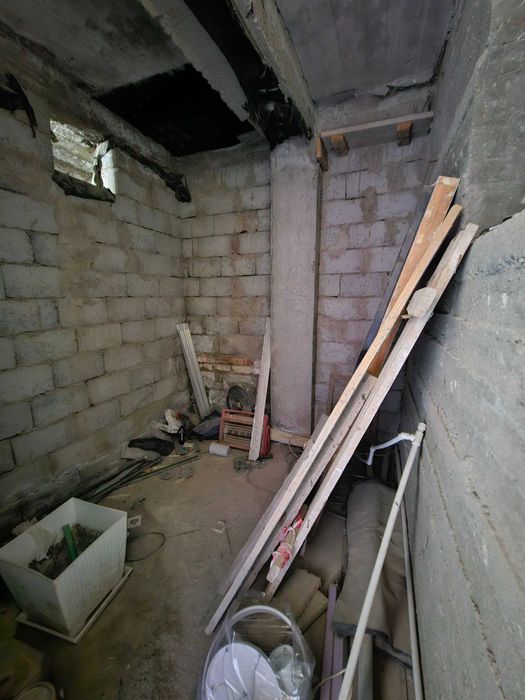 Tayyor do‘kon podvali bilan birga sotiladi.