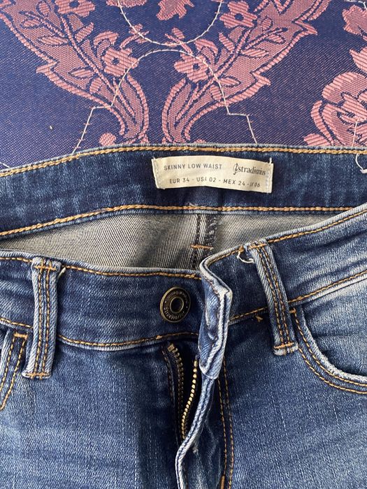 Женские джинсы
