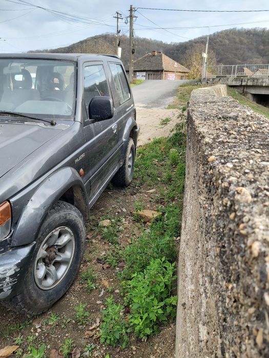 Mitsubishi pajero mk2