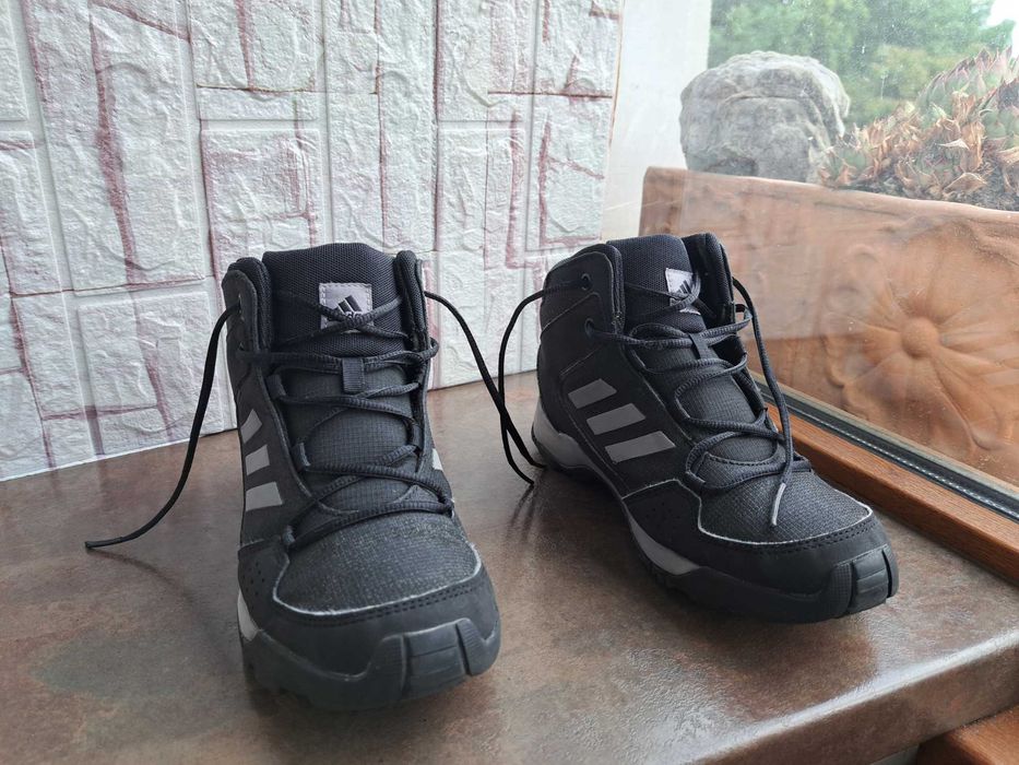 детски ботуши,зимни обувки,боти,апрески,Adidas номер36 за момче,адид