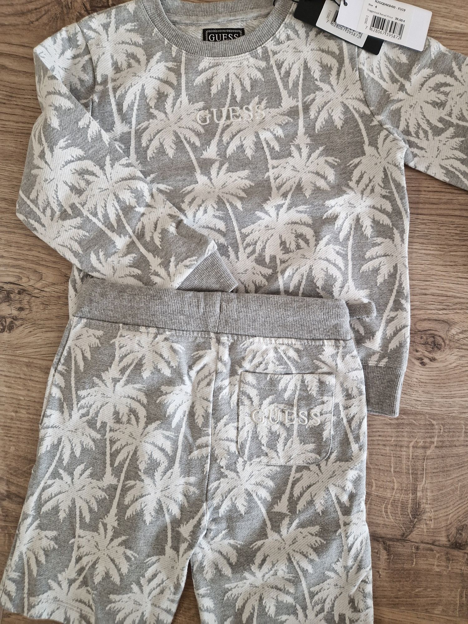 Guess  4г комплект