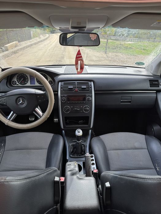 Vand Mercedes B200