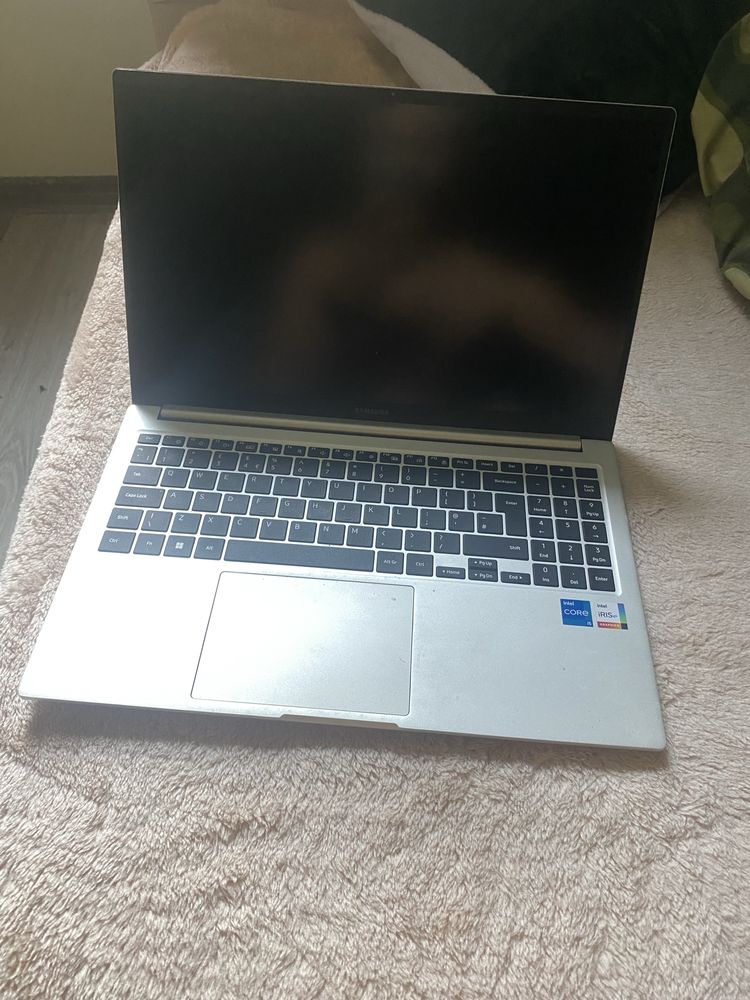Vand laptop Samsung book 2