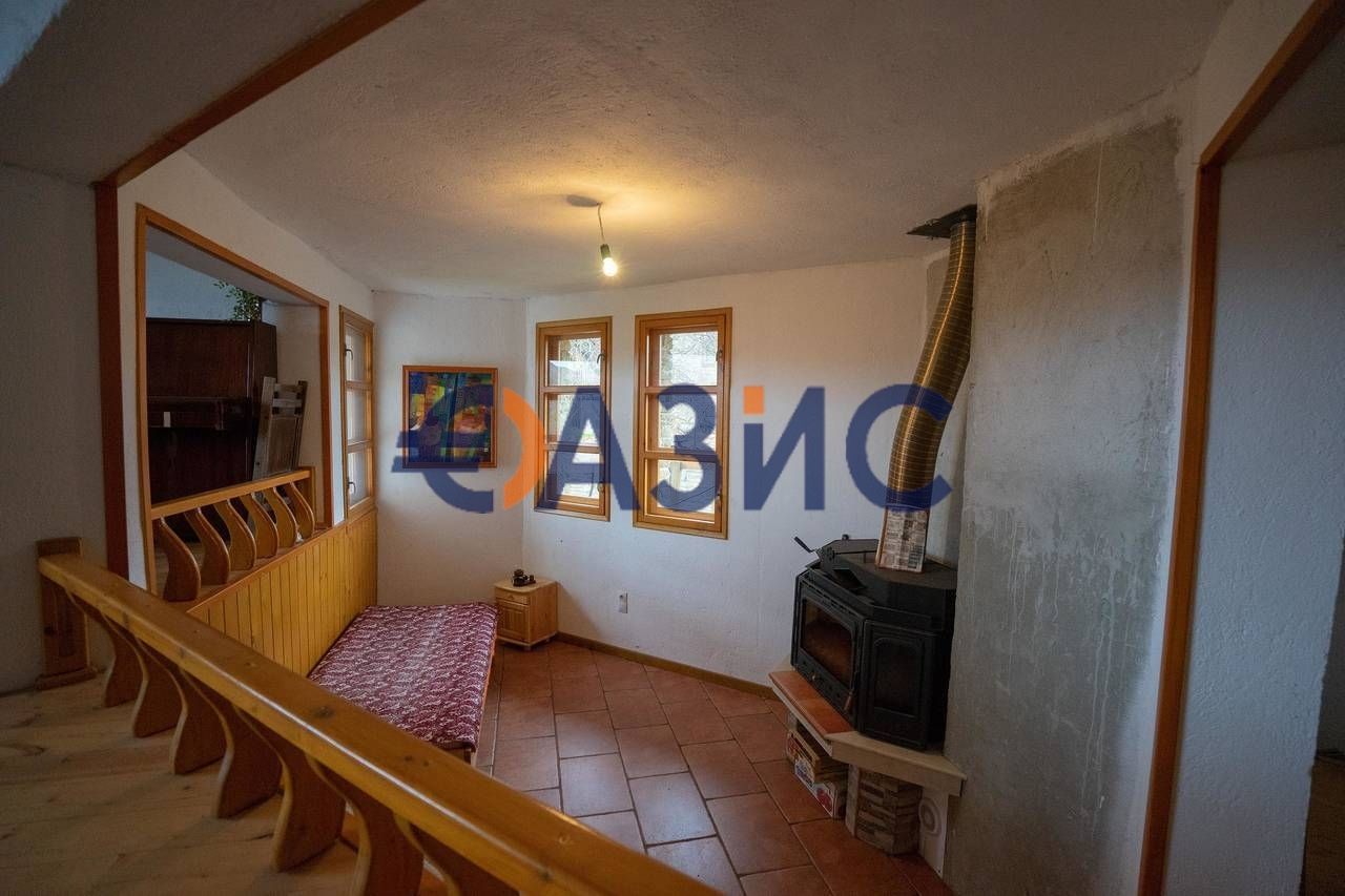 Вила в подножието на Балкана в с. Медвен, Сливен, България, 310 м2