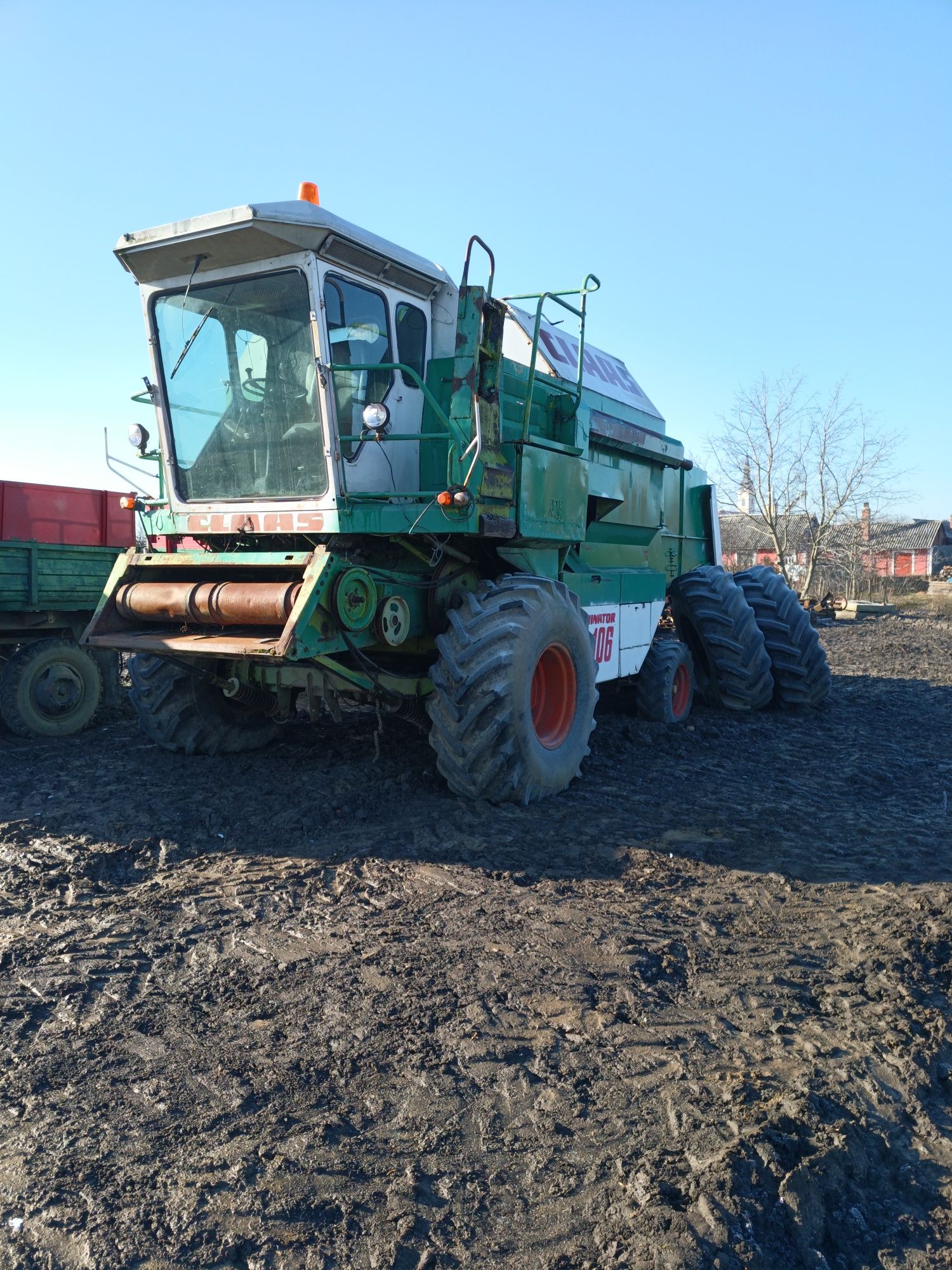 Dezmembrez claas dominator 106