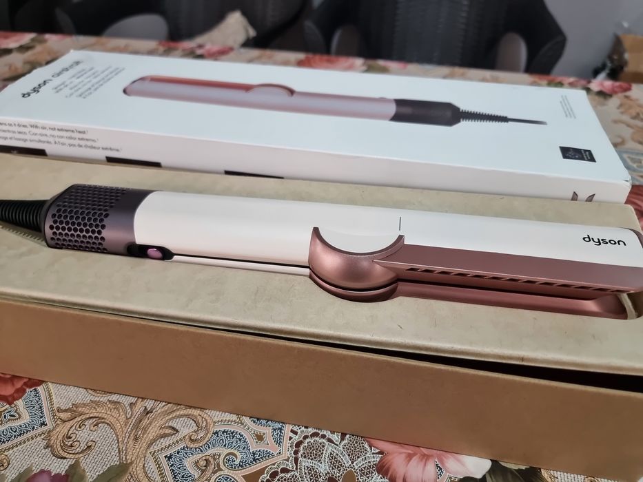 Dyson airstrait nou