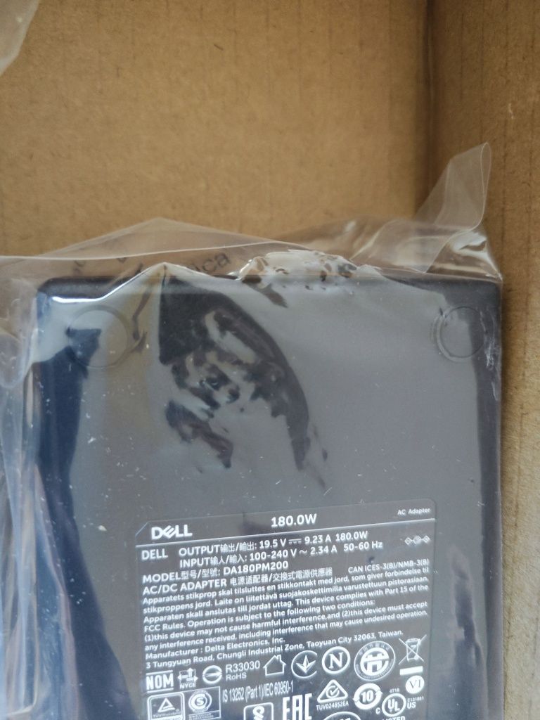 НОВА! Dell docking station WD22 TB4 -  180W