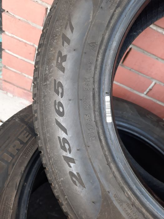 Продавам 4бр.зимни гуми 215/65/17 Pirelli