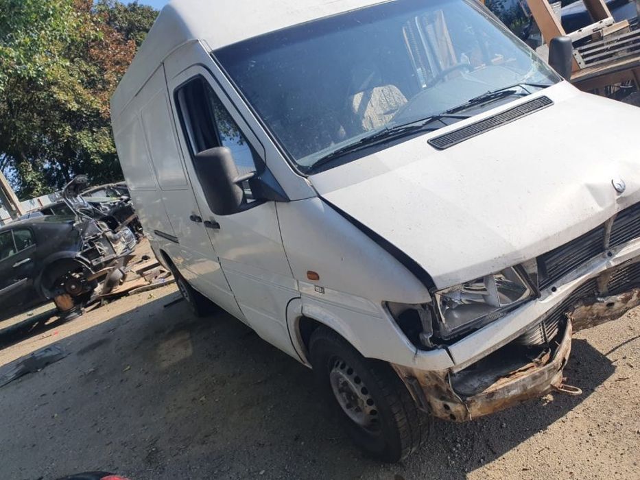 Dezmembrez Mercedes Sprinter 212D W902 1998 motor 2.9 cdi 90kw 122cp cod motor om602