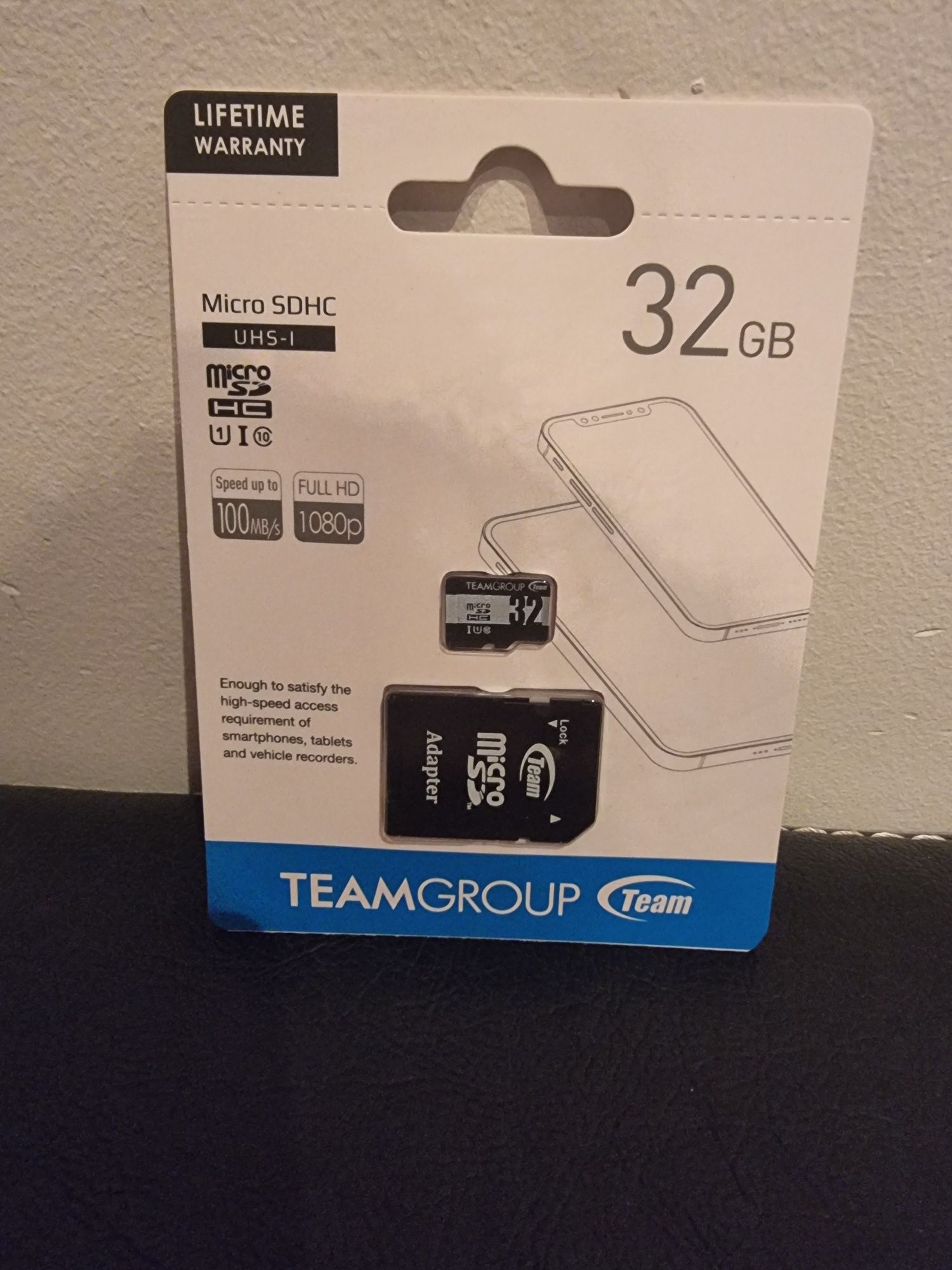 Продавам чисто нова Micro SD 32GB