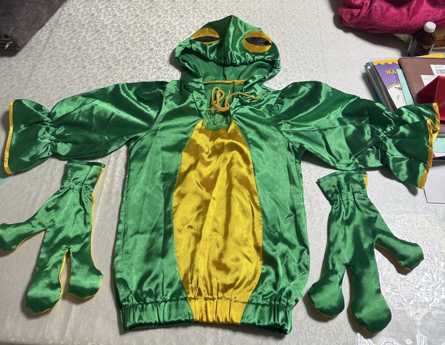 Продам костюм лягушки