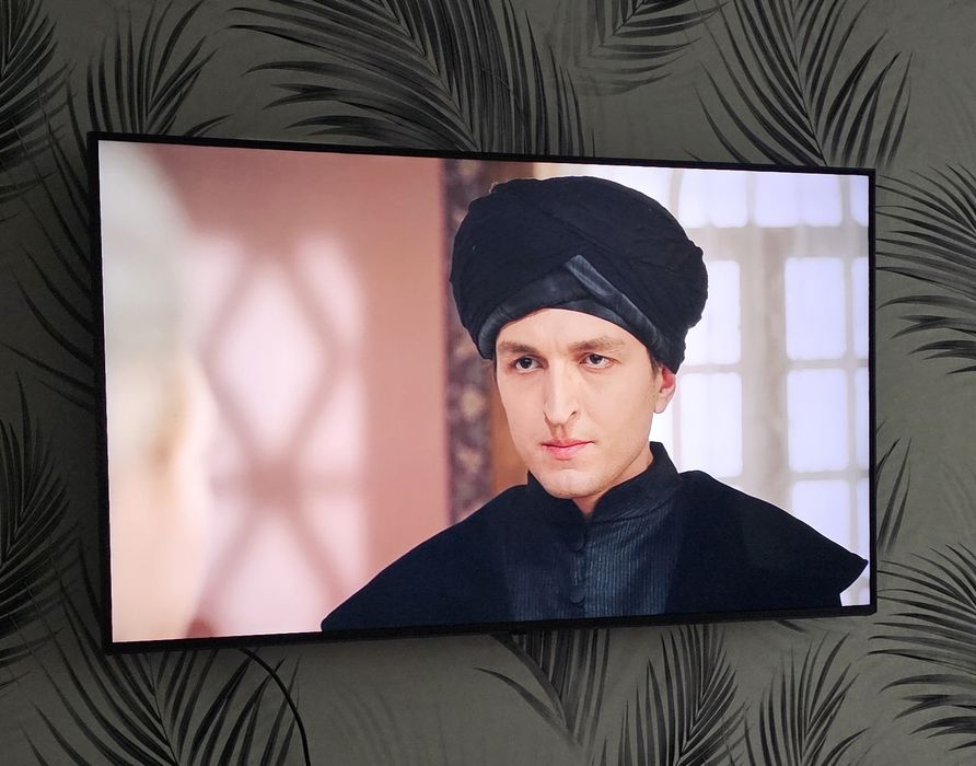 Продаётся телевизор LG 55 дюйма .