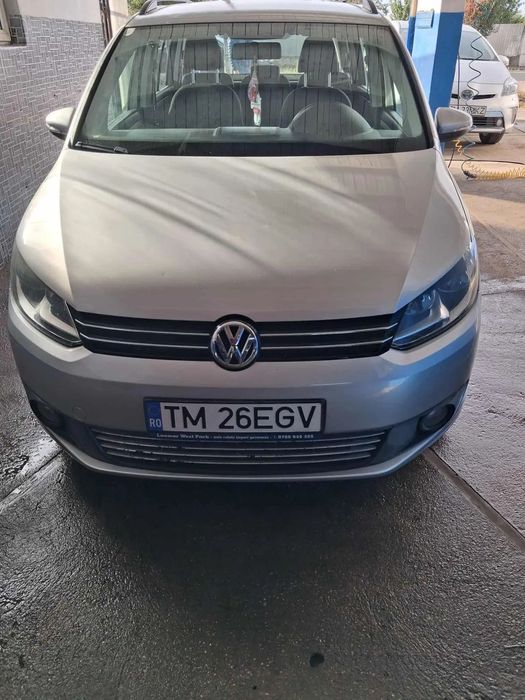 Volkswagen Touran Volkswagen Touran 1.6 TDI 105 CP BlueMotion – 2012 .Pret negociabil.