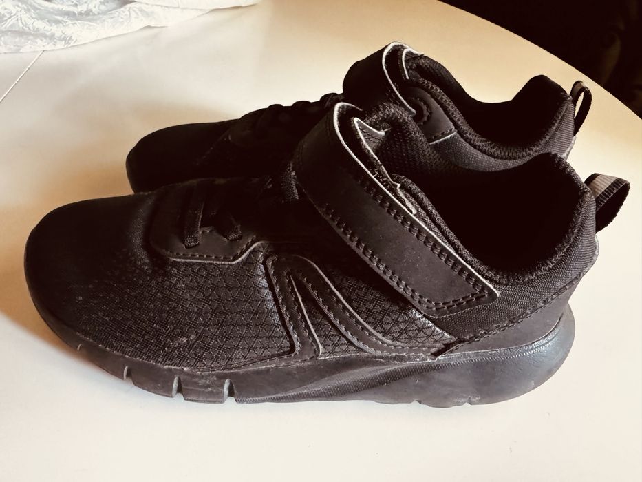 Pantofi sport textili Decathlon marime 34