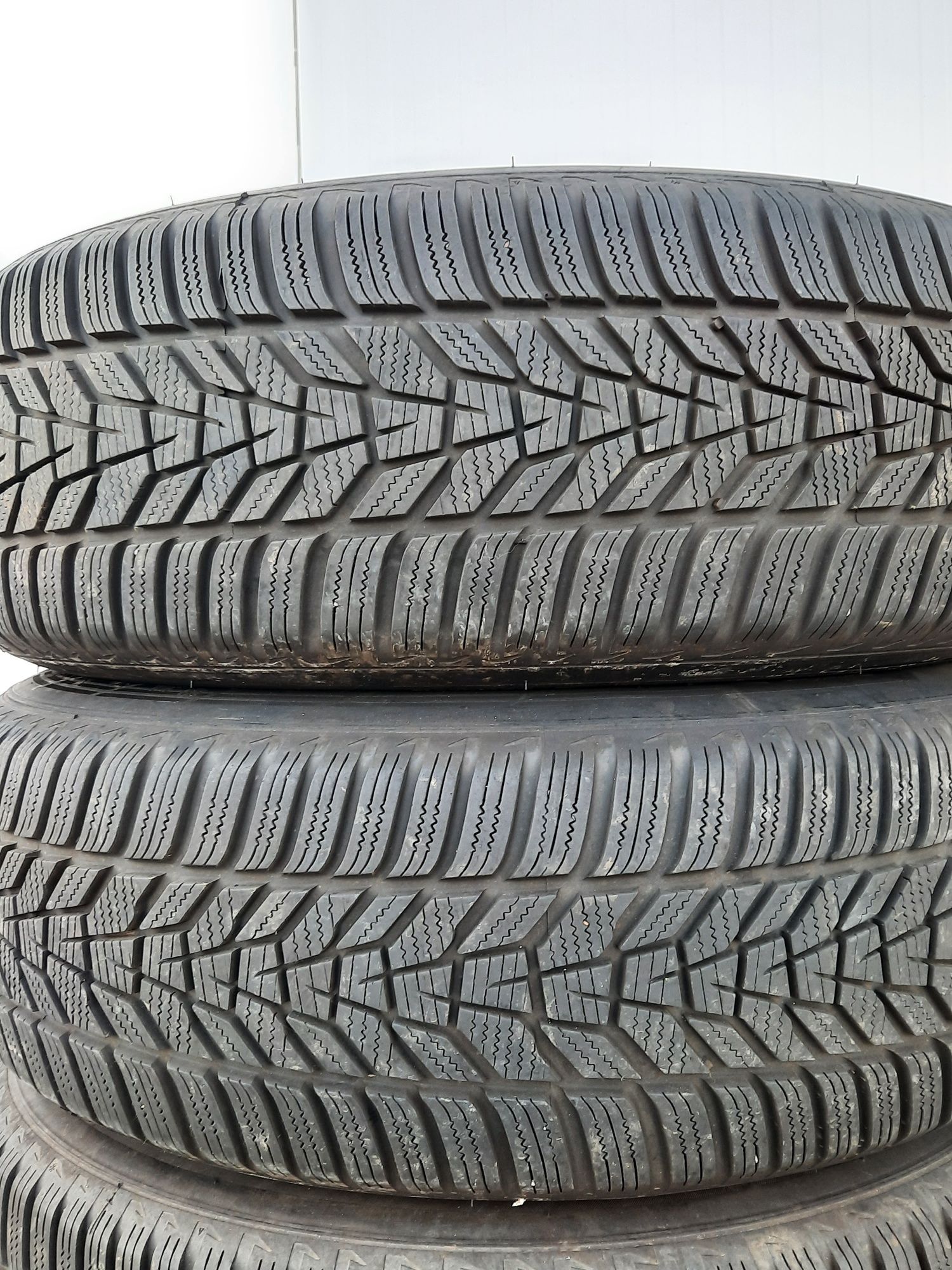 4 Броя 225/65/17 Hankook 2x8,2mm 2x7,8mm 2022DOT