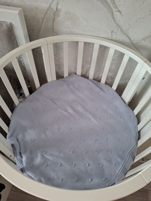 Продам кроватку детскую .