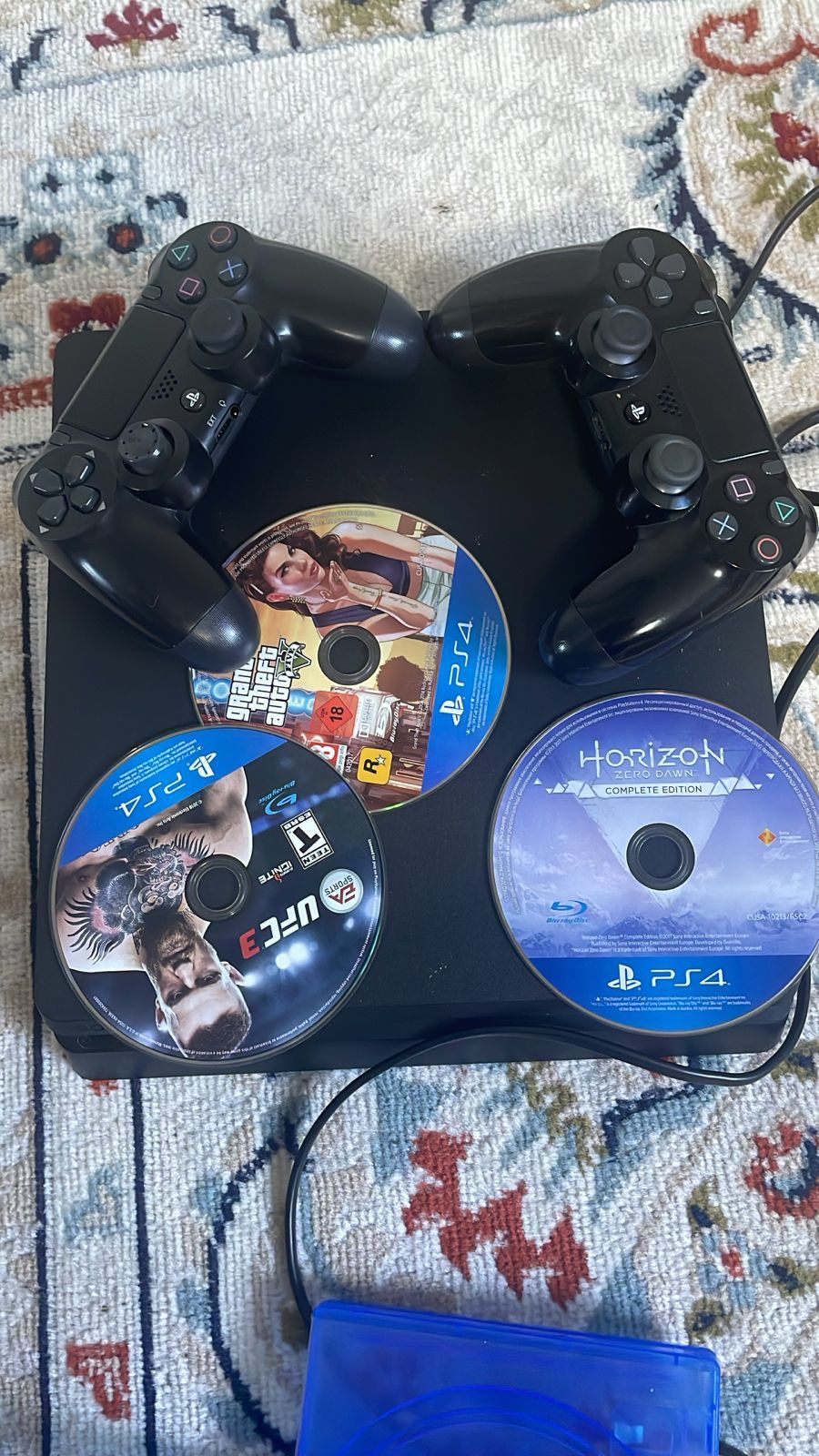 Продам Плейстейшн 4