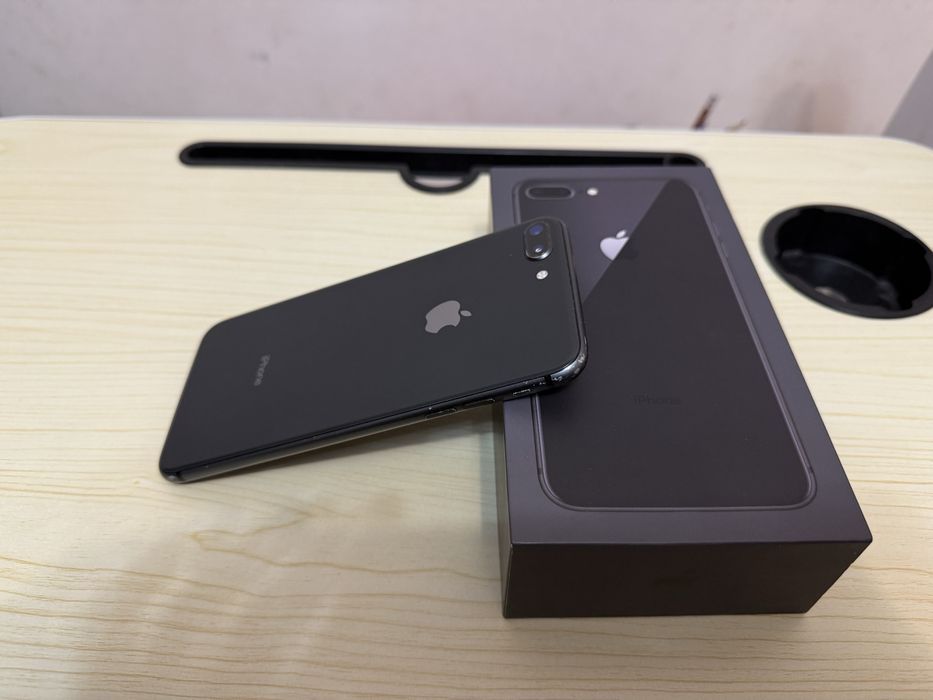 iPhone 8 Plus 64GB, Black