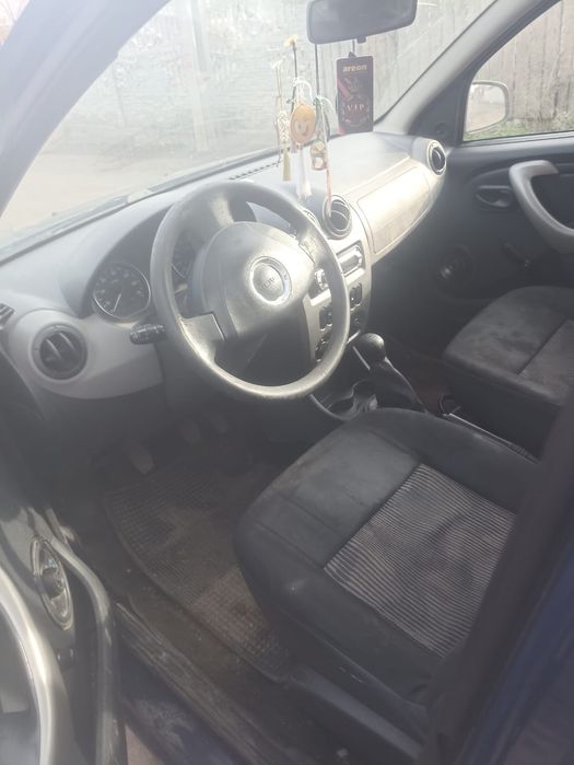 Vând dacia sandero