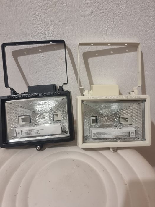 Proiector halogen 2 bucăți.  150 w.