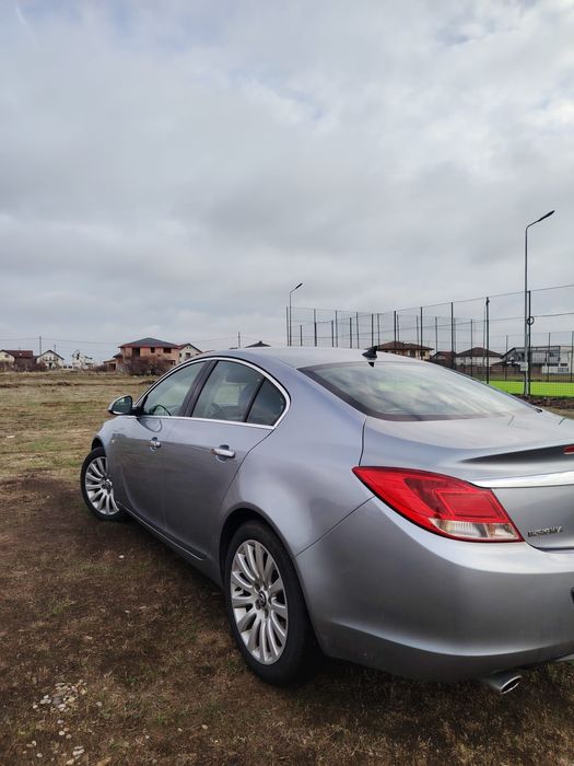 Vând Opel Insignia