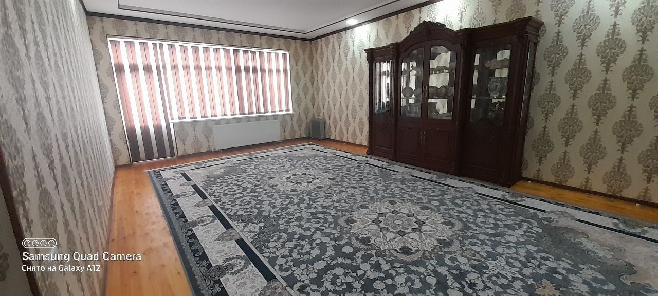 Коттедж сотилади 130000$, 6-микр. Шохсарой туйхонасини орка томонида