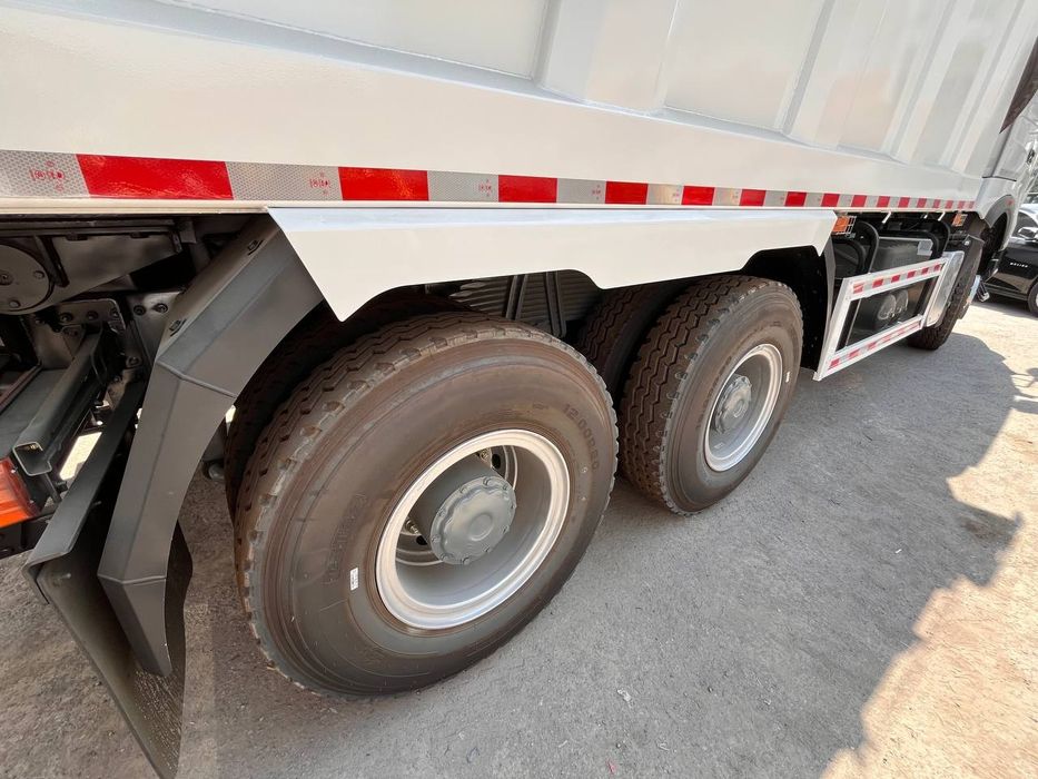 Самосвал HOWO 25 тн