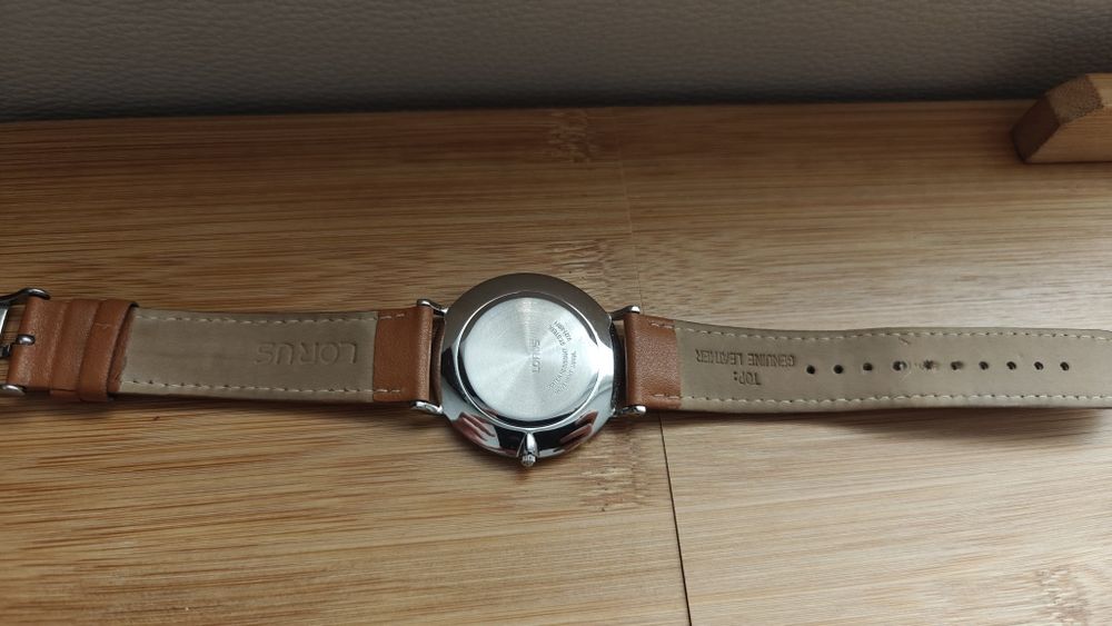 Ceas Lorus necesită schimbată bateria