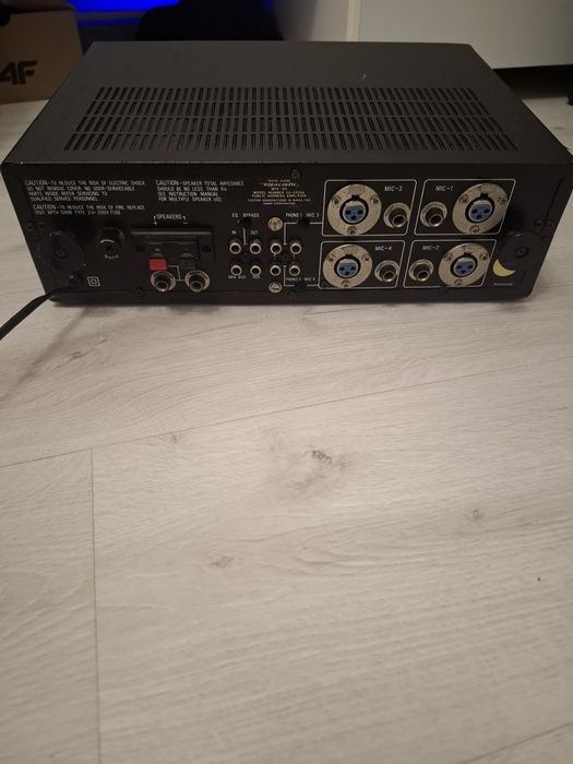 Amplifier Realistic 80 Wati solid state