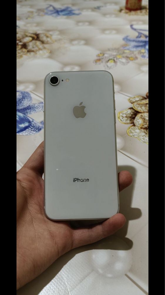 iPhone 8 ideal 64 gb