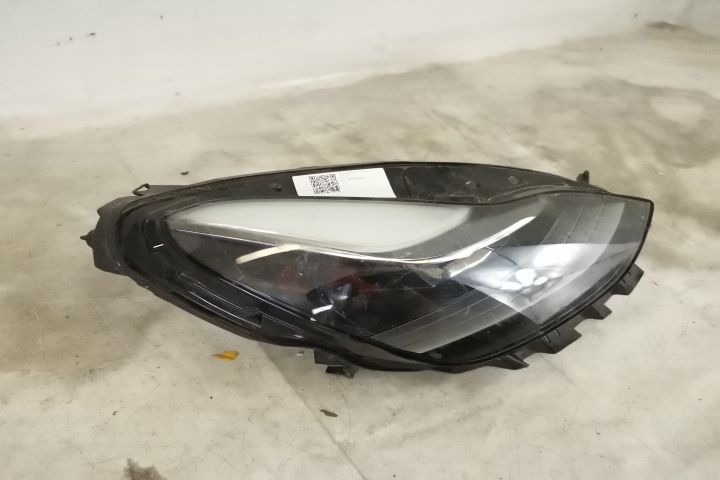 Десен фар / Far Desen Оригинален Led Авариран Тесла Модел 3 / Tesla Mo