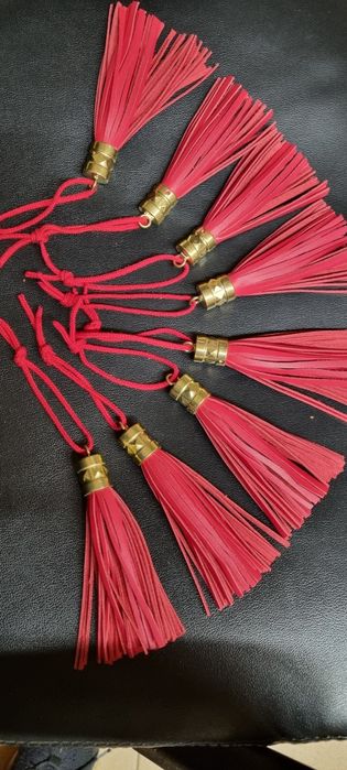 Кожени пискюли за украса на чанове/ кукери