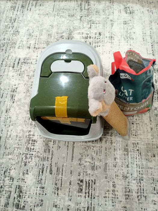 Продам принадлежности для кошки , в хорошем состоянии