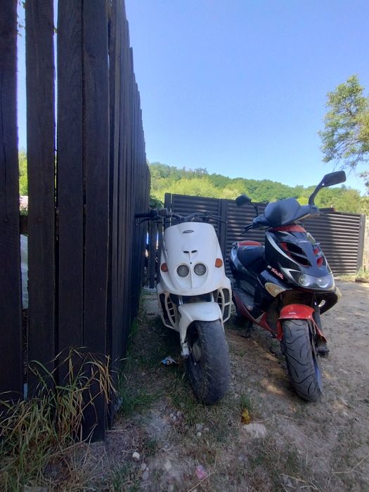 Vând sau schimb 2 scutere!