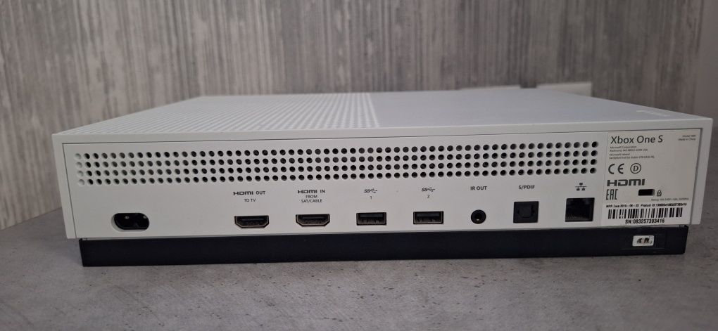Xbox One S + Fifa 23