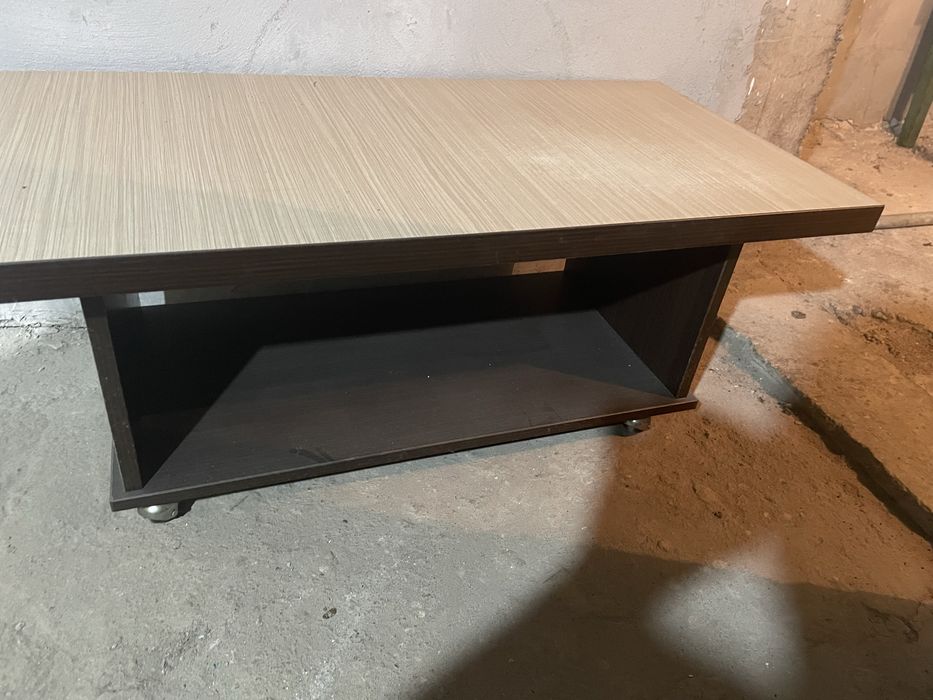 Masuta de cafea cu roti