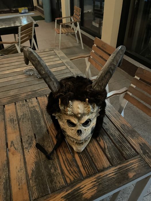 Masca krampus cu coarne de bivol
