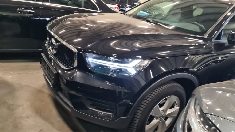 Volvo xc40 momentum diesel recent adus