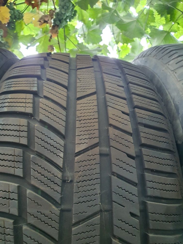 Гуми Toyo 255 35 20 2 бр