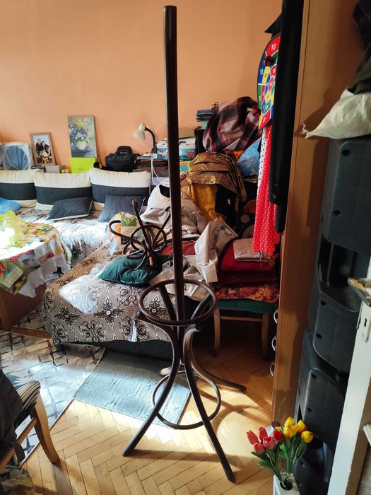 Закачалка от дърво висока два метра