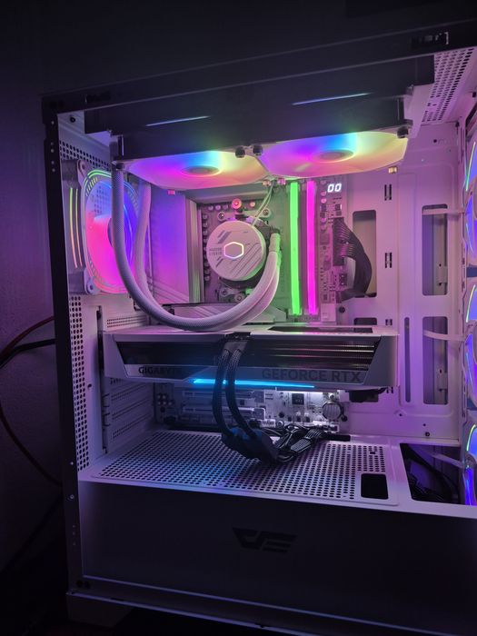 PC Gaming | Ryzen 7 7800X3D | RTX 5070  | 32GB DDR5 | 2TB SSD | WiFi 7