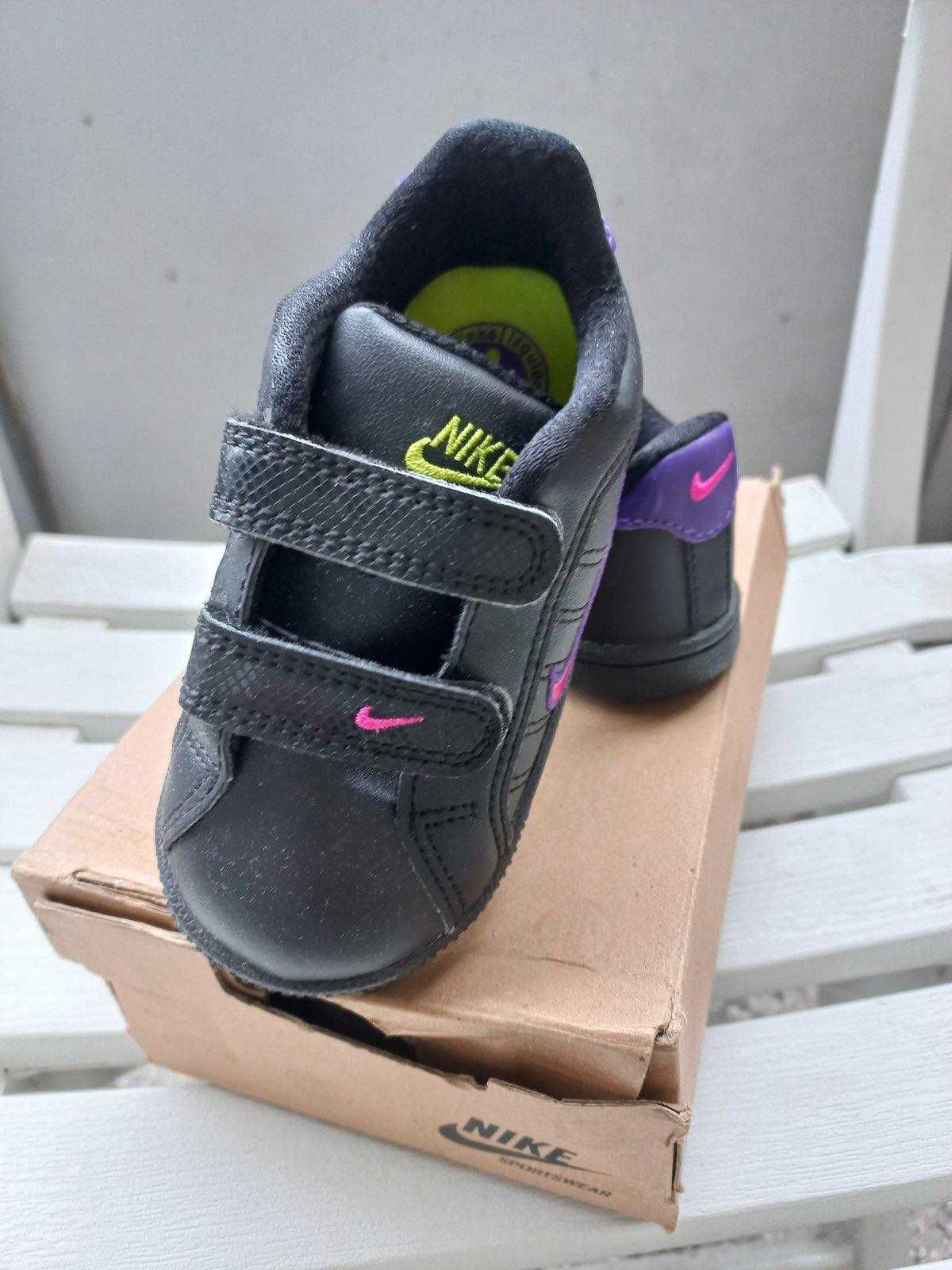 Детски маратонки на NIKE 22,5