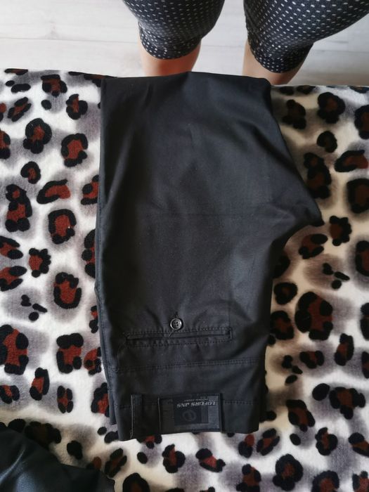 Vând pantaloni ocazie