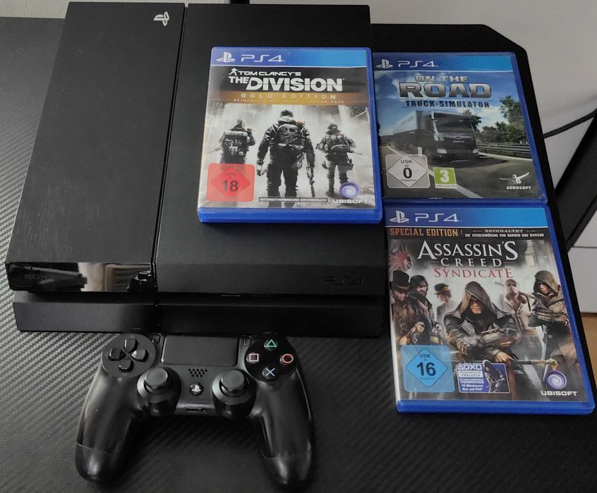 PlayStation 4 cu 18 jocuri, FC 25 ,Fortnite ,Roblox, maneta, cabluri