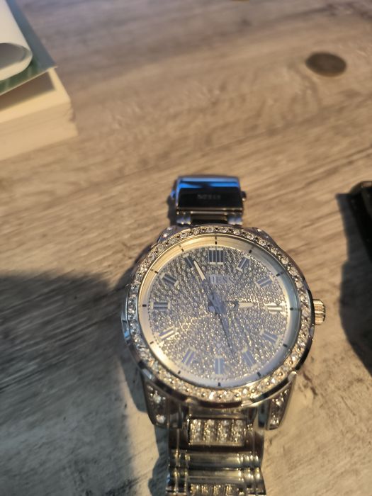 GUESS Оригинален неизползван часовник